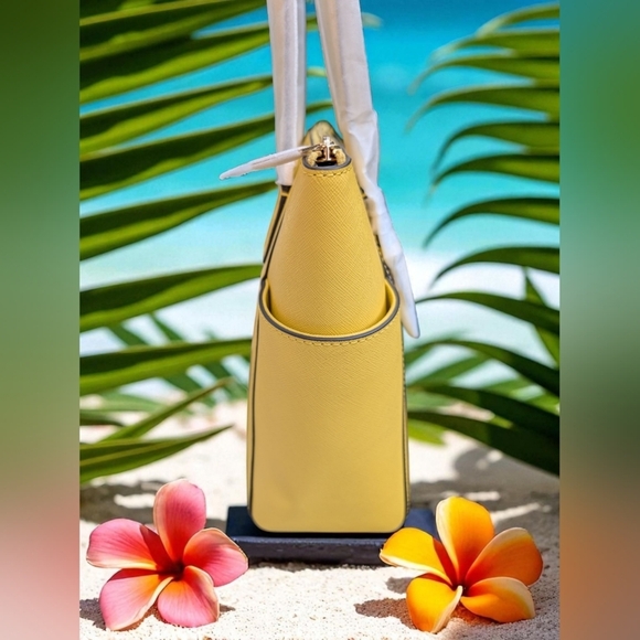 Michael Kors Charlotte Large Top Zip Shoulder Tote Bag Golden Yellow (NWT) - Picture 4 of 13